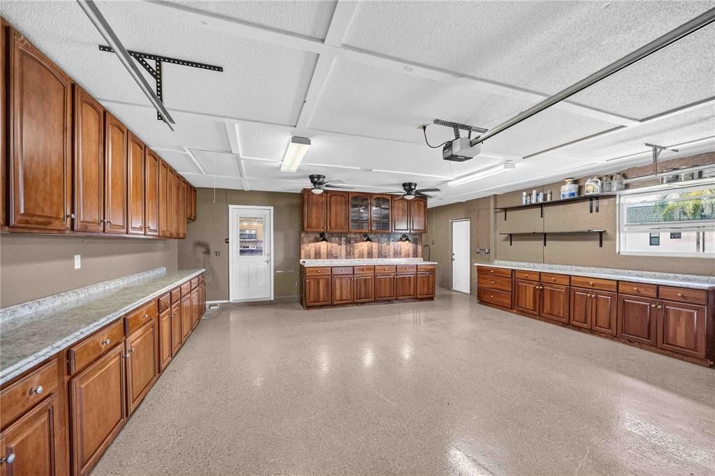 For Sale: $345,000 (3 beds, 2 baths, 1838 Square Feet)