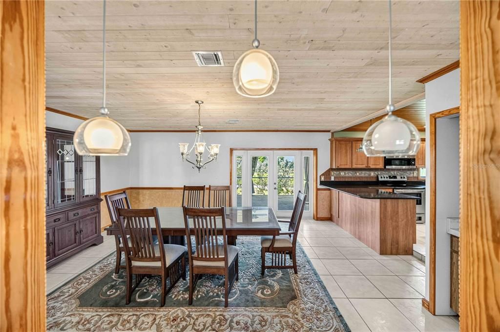 For Sale: $345,000 (3 beds, 2 baths, 1838 Square Feet)