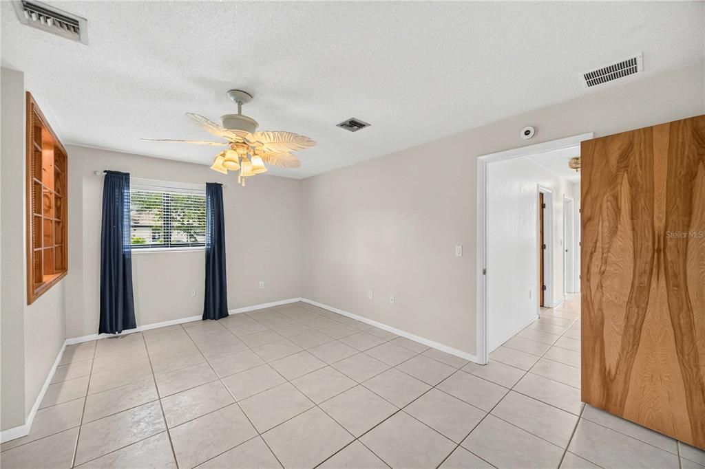 For Sale: $345,000 (3 beds, 2 baths, 1838 Square Feet)
