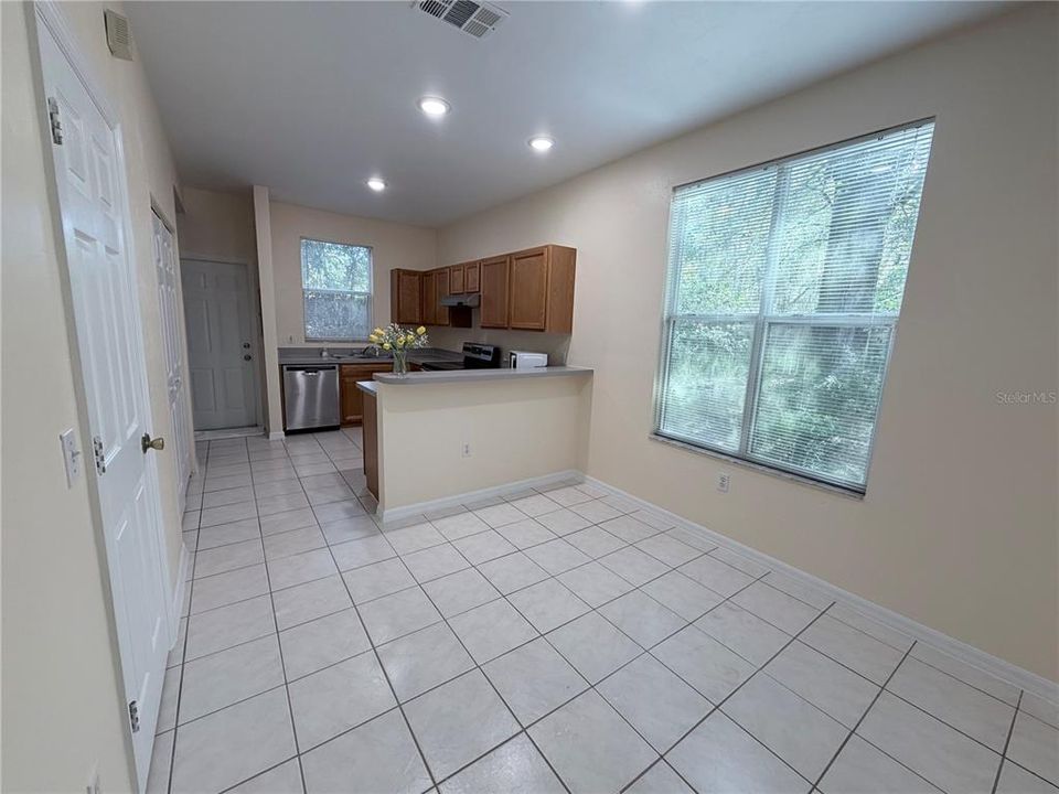 For Rent: $1,550 (2 beds, 2 baths, 1176 Square Feet)