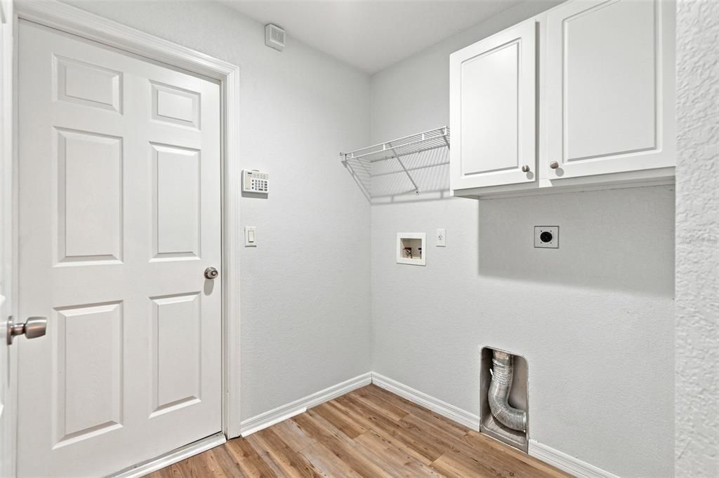 For Sale: $360,000 (4 beds, 2 baths, 1912 Square Feet)