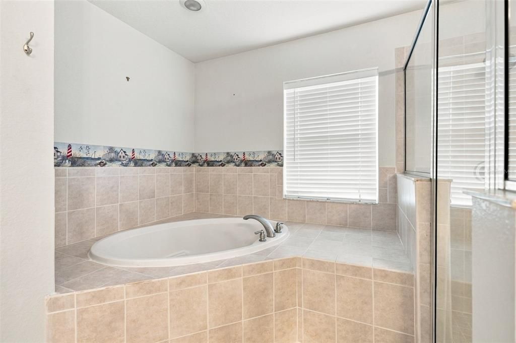 For Sale: $360,000 (4 beds, 2 baths, 1912 Square Feet)