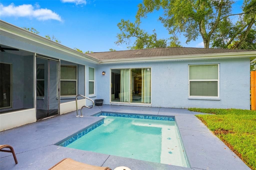 For Sale: $360,000 (4 beds, 2 baths, 1912 Square Feet)