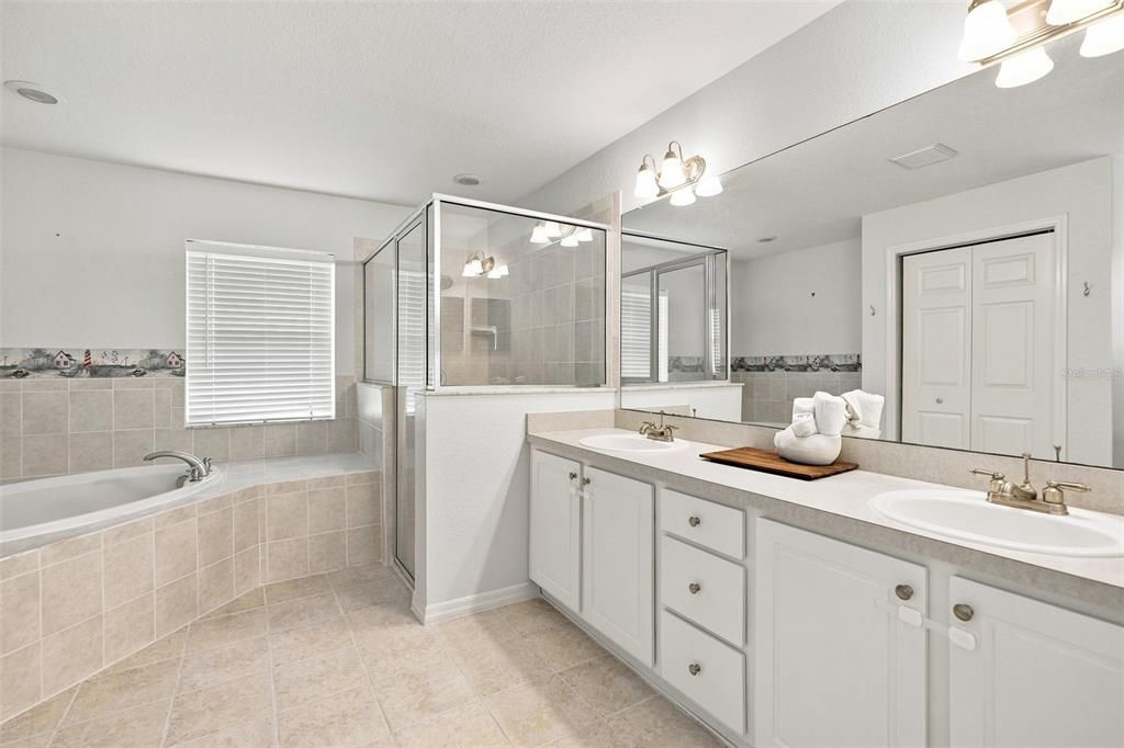 For Sale: $360,000 (4 beds, 2 baths, 1912 Square Feet)