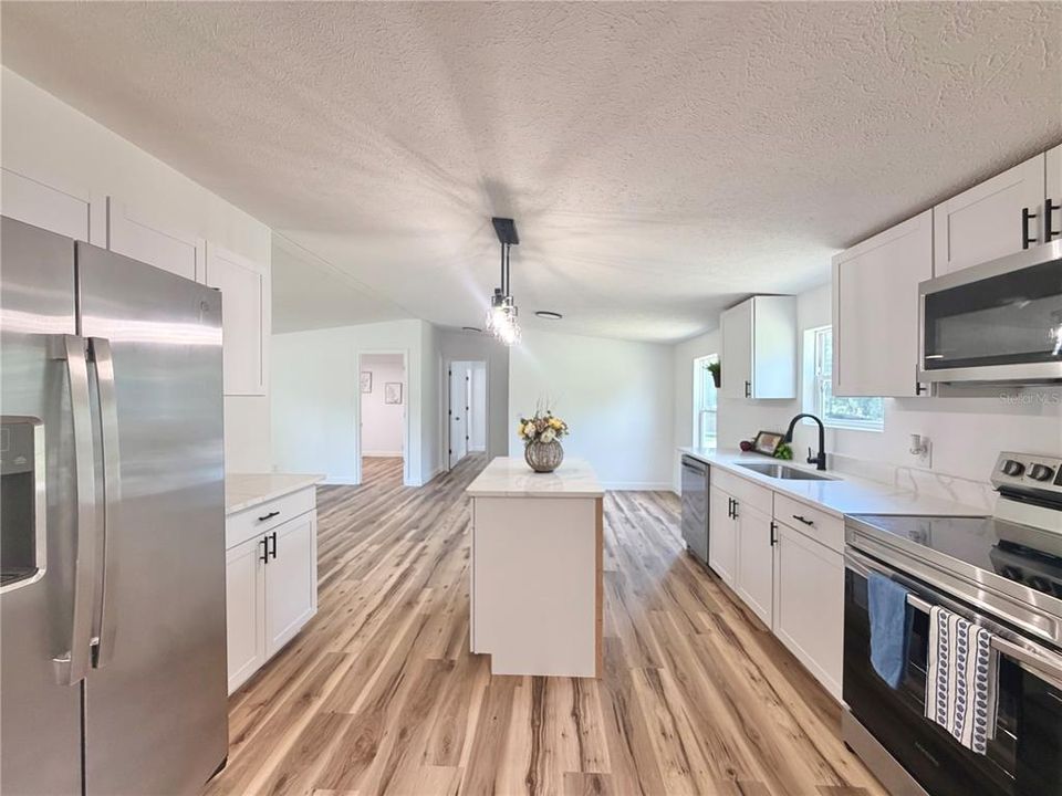 На продажу: $199,000 (3 спален, 2 ванн, 1344 Квадратных фут)