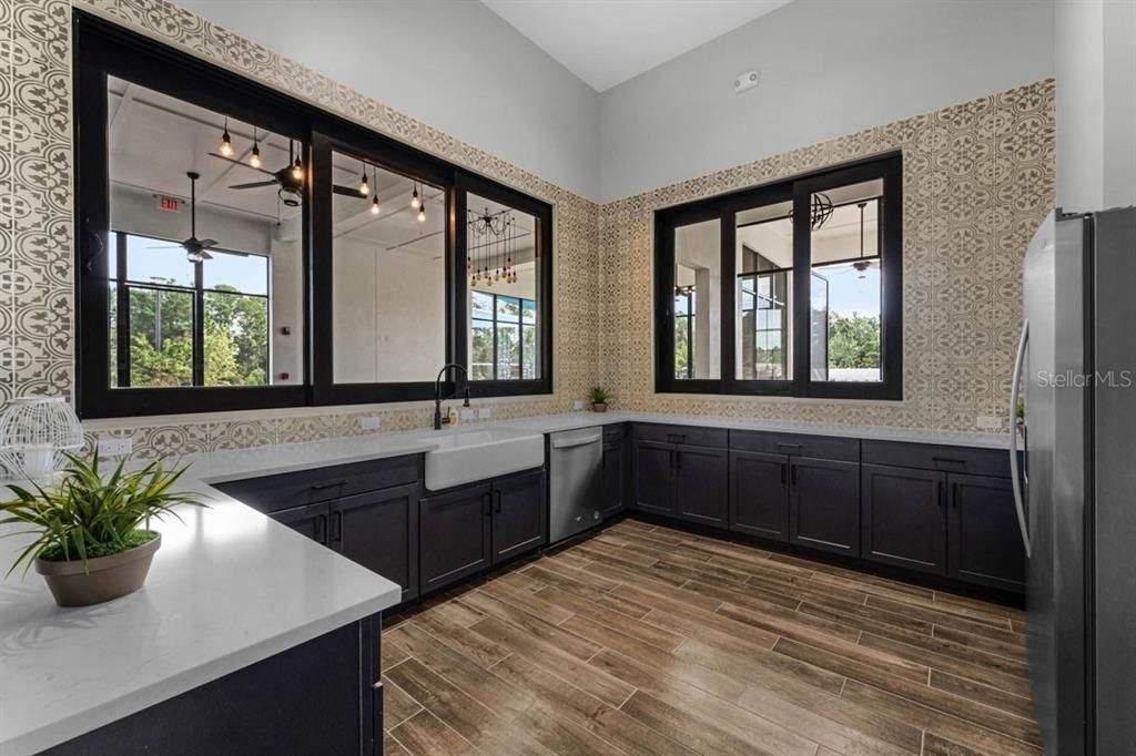 En Venta: $368,990 (4 camas, 2 baños, 1665 Pies cuadrados)
