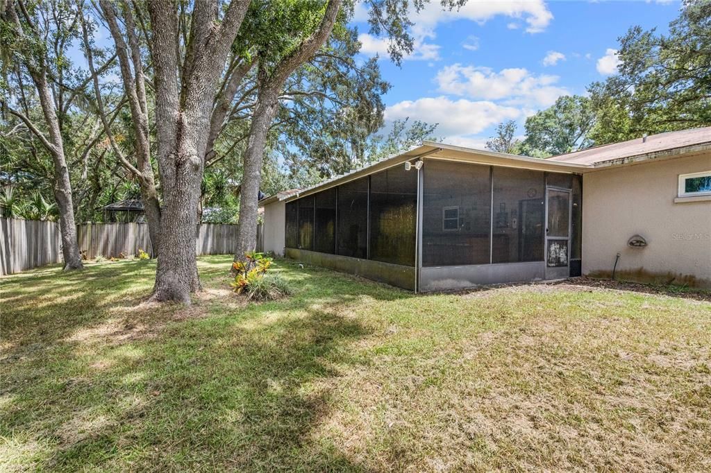 For Sale: $395,000 (3 beds, 2 baths, 1281 Square Feet)