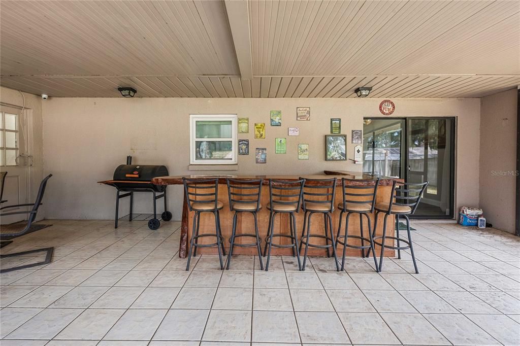 For Sale: $395,000 (3 beds, 2 baths, 1281 Square Feet)