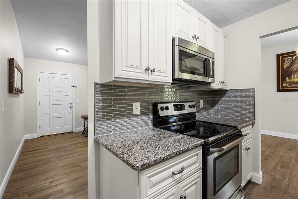 For Sale: $395,000 (3 beds, 2 baths, 1281 Square Feet)
