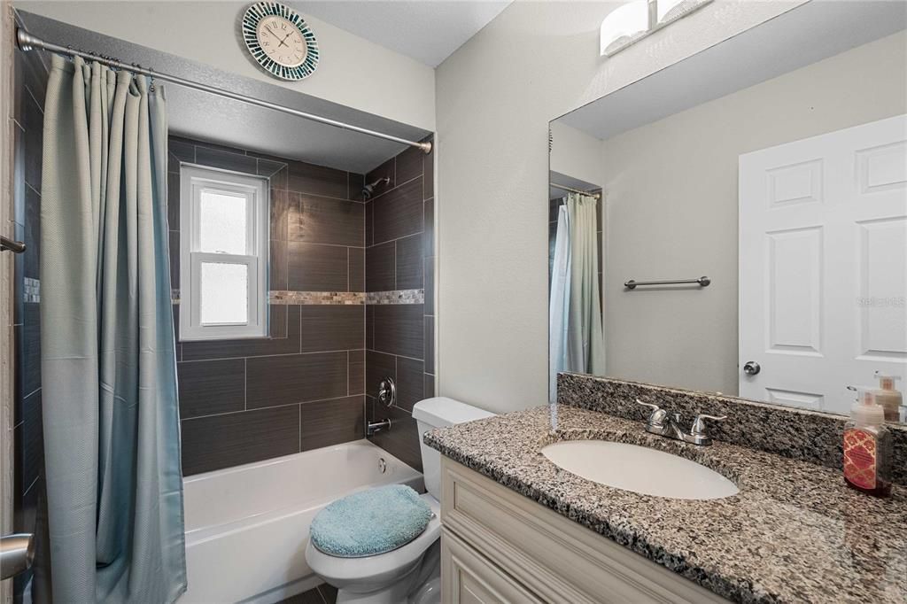 For Sale: $395,000 (3 beds, 2 baths, 1281 Square Feet)
