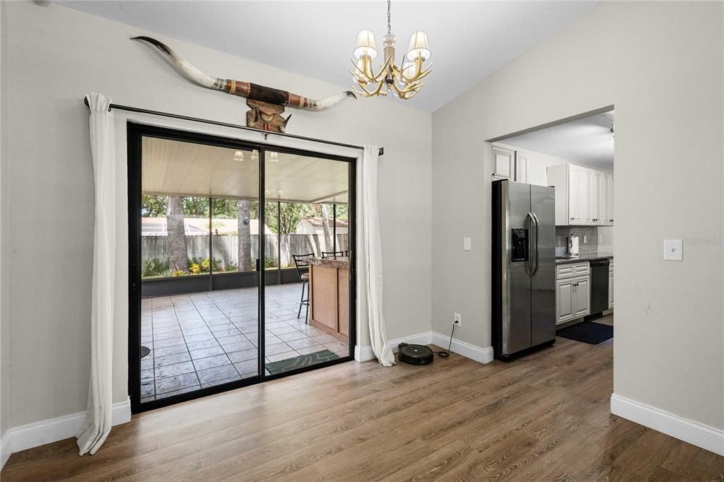 For Sale: $395,000 (3 beds, 2 baths, 1281 Square Feet)