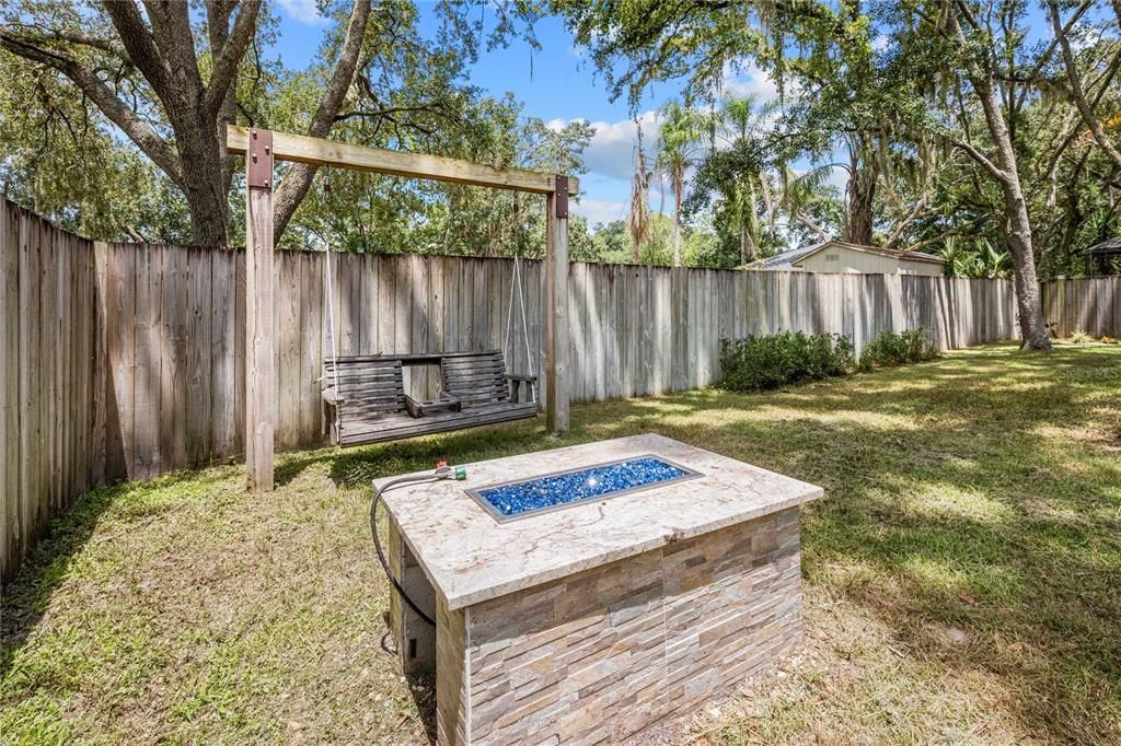 For Sale: $395,000 (3 beds, 2 baths, 1281 Square Feet)