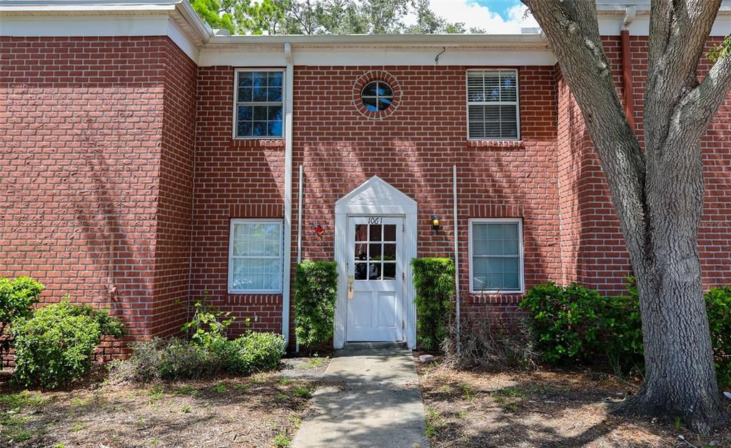 For Rent: $1,750 (2 beds, 2 baths, 940 Square Feet)