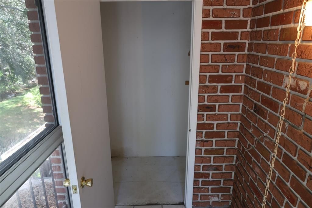 For Rent: $1,750 (2 beds, 2 baths, 940 Square Feet)