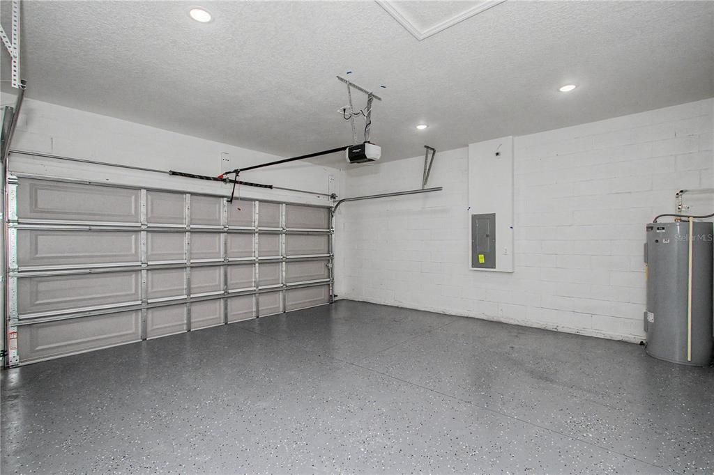 For Rent: $2,100 (4 beds, 2 baths, 1816 Square Feet)
