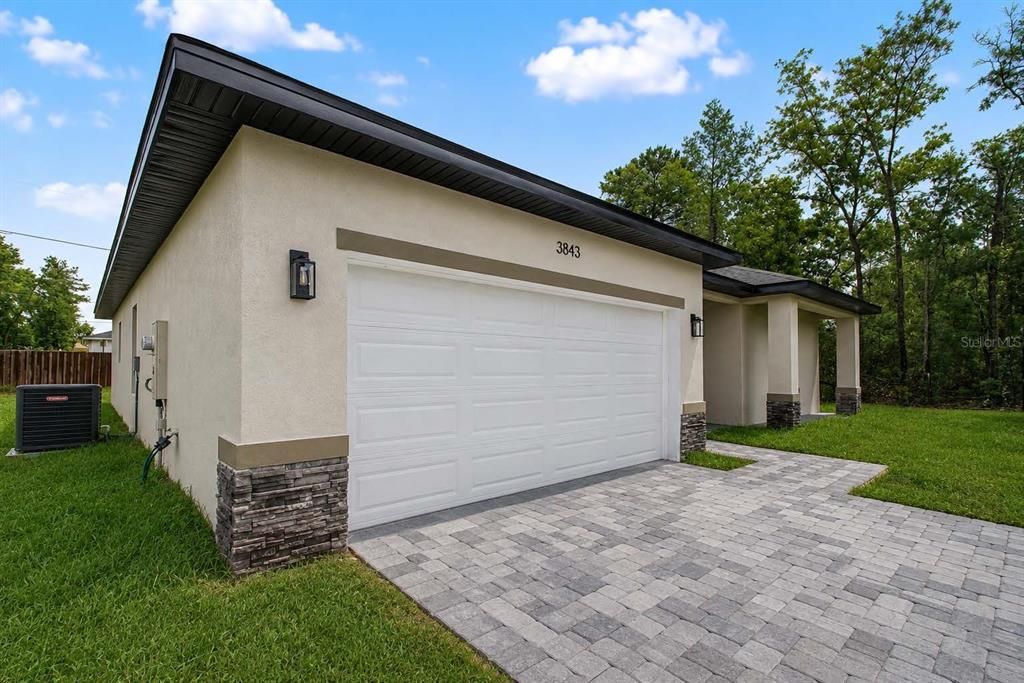 For Rent: $2,100 (4 beds, 2 baths, 1816 Square Feet)
