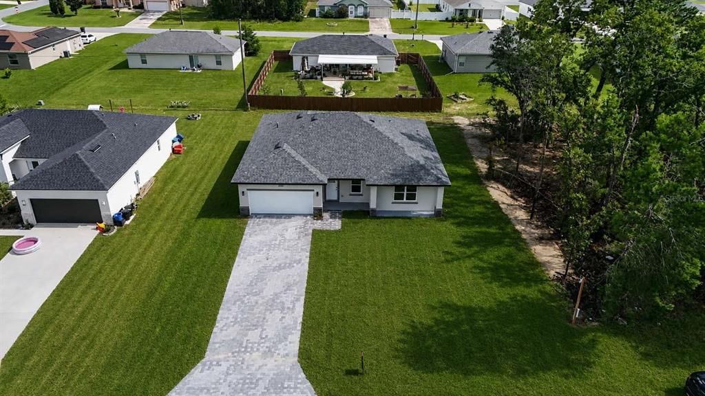 For Rent: $2,100 (4 beds, 2 baths, 1816 Square Feet)