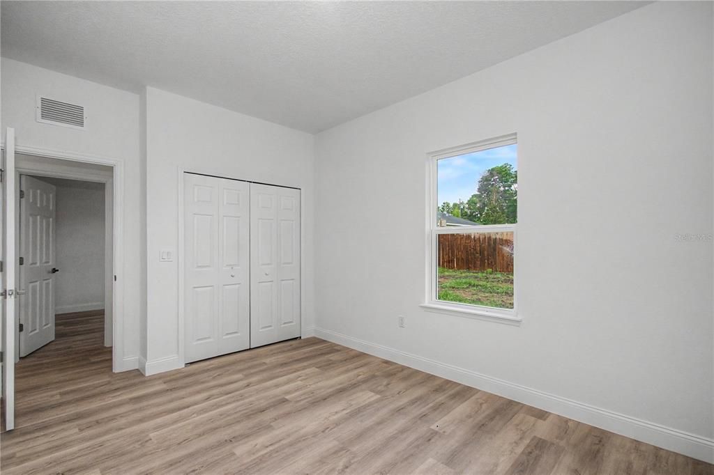 For Rent: $2,100 (4 beds, 2 baths, 1816 Square Feet)