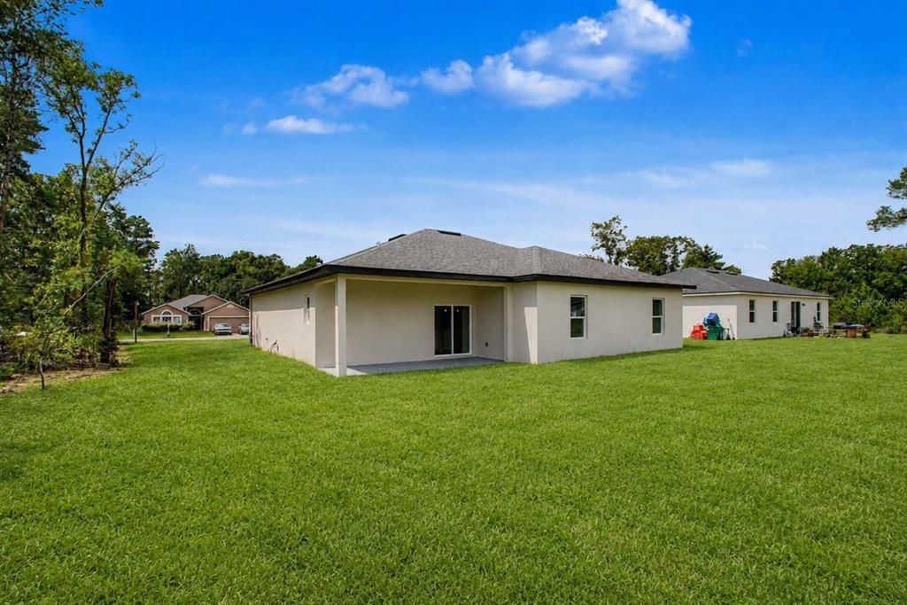 For Rent: $2,100 (4 beds, 2 baths, 1816 Square Feet)