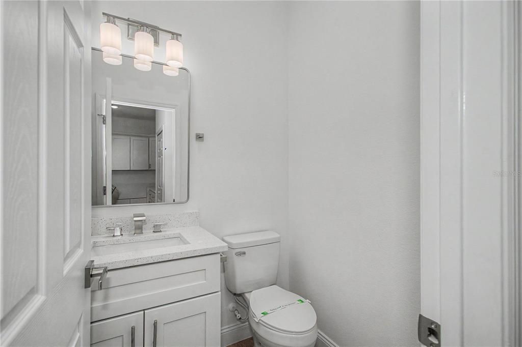 For Rent: $2,100 (4 beds, 2 baths, 1816 Square Feet)
