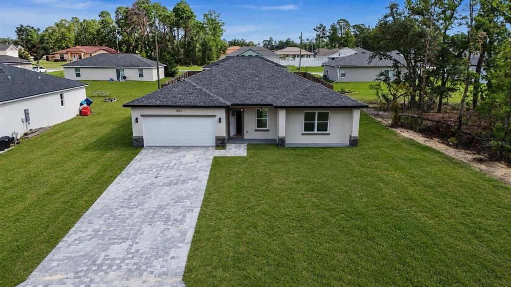 For Rent: $2,100 (4 beds, 2 baths, 1816 Square Feet)