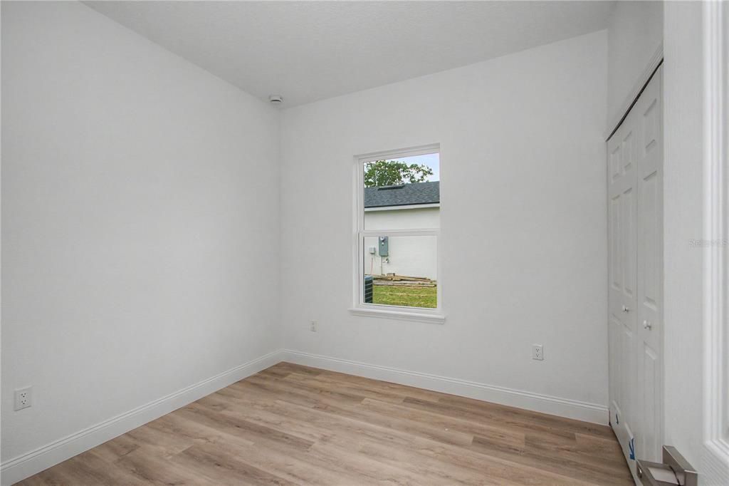 For Rent: $2,100 (4 beds, 2 baths, 1816 Square Feet)