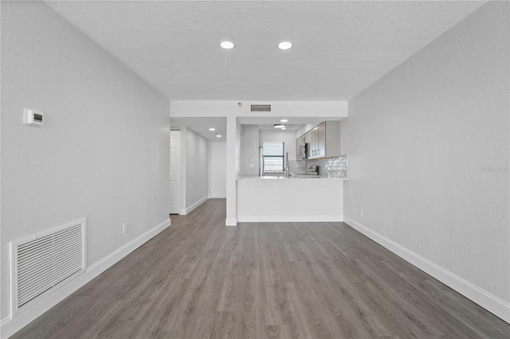 For Sale: $475,000 (2 beds, 2 baths, 1222 Square Feet)