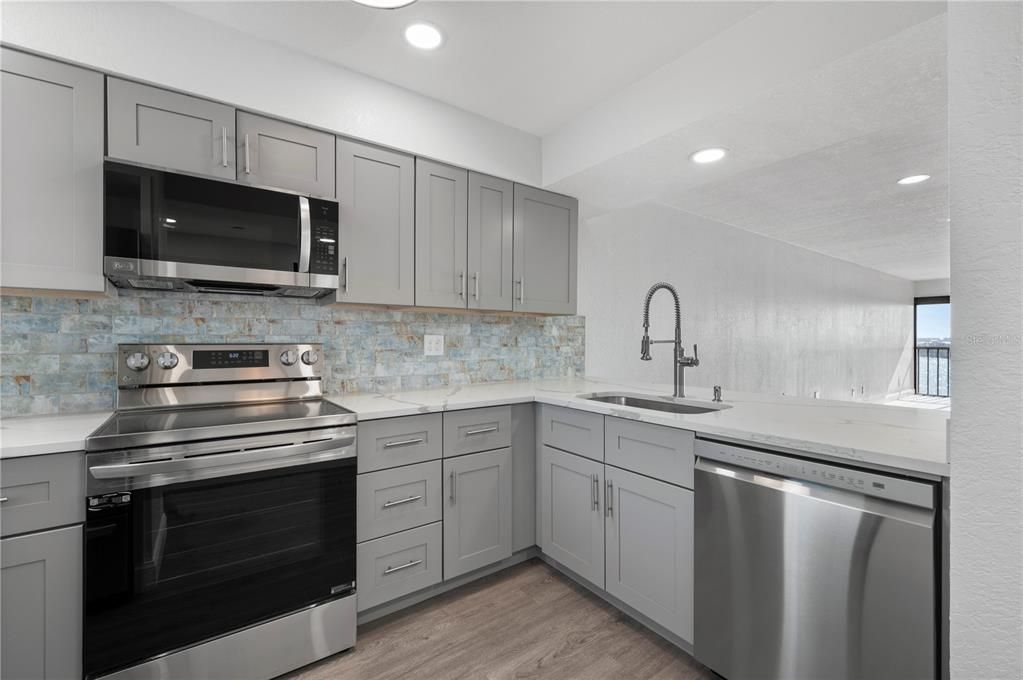 For Sale: $475,000 (2 beds, 2 baths, 1222 Square Feet)
