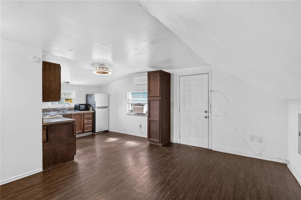 На продажу: $368,000 (5 спален, 3 ванн, 1463 Квадратных фут)