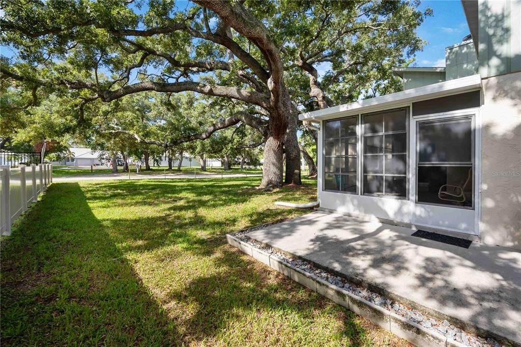 For Sale: $429,999 (2 beds, 2 baths, 1499 Square Feet)