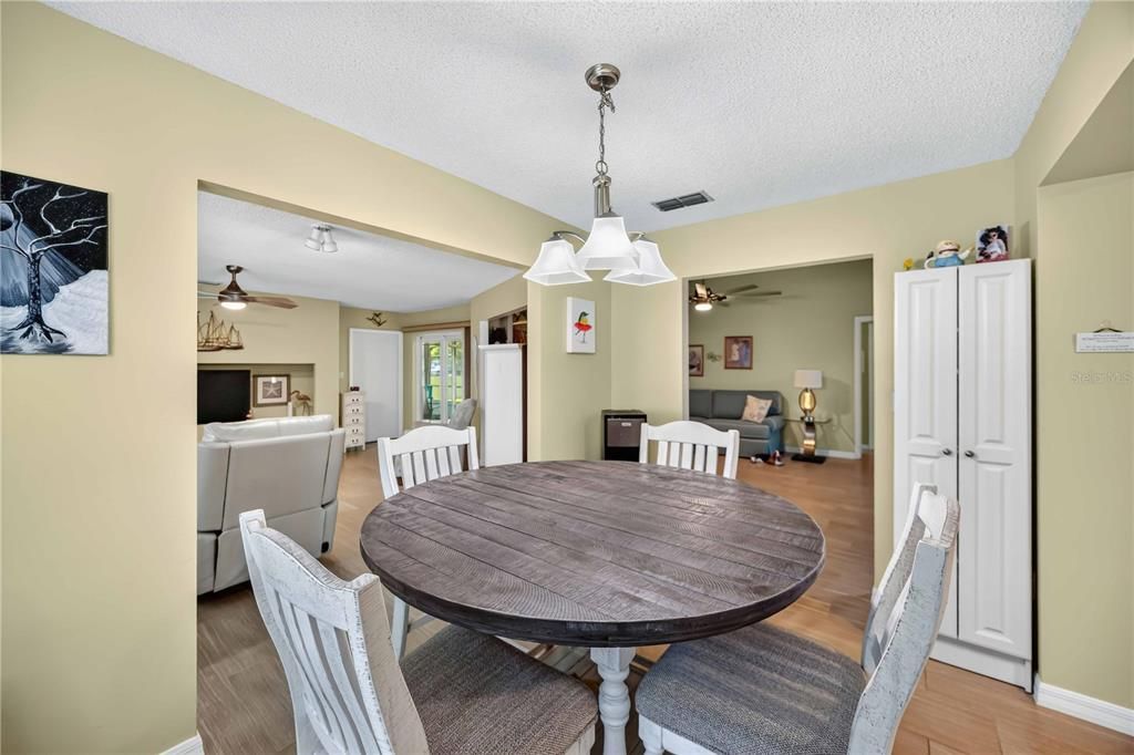 For Sale: $429,999 (2 beds, 2 baths, 1499 Square Feet)