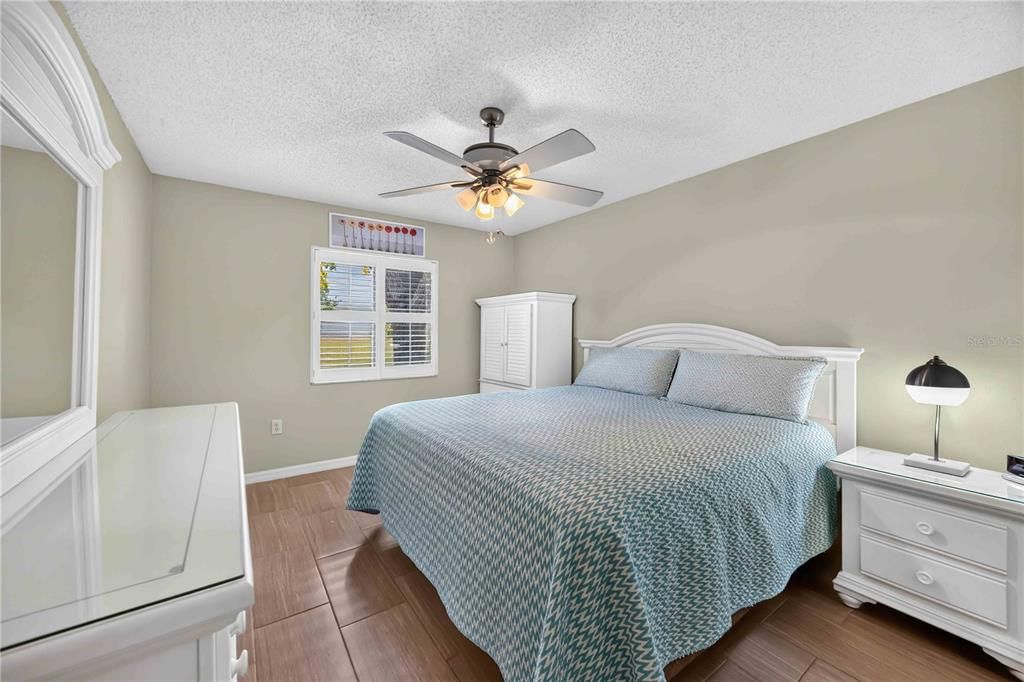 For Sale: $429,999 (2 beds, 2 baths, 1499 Square Feet)