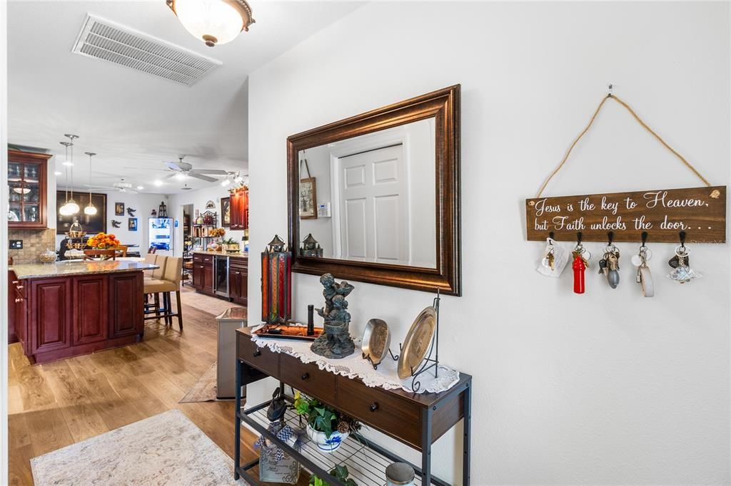 For Sale: $499,900 (4 beds, 2 baths, 2095 Square Feet)