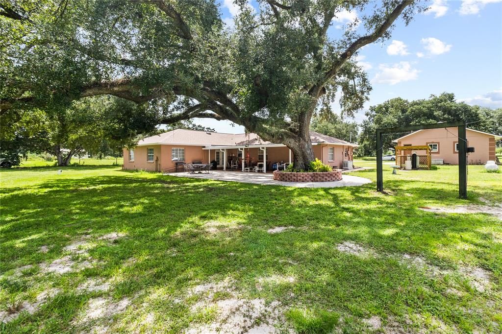For Sale: $499,900 (4 beds, 2 baths, 2095 Square Feet)