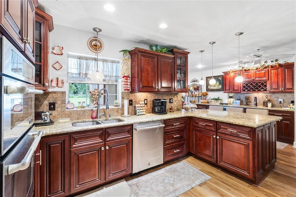 For Sale: $499,900 (4 beds, 2 baths, 2095 Square Feet)