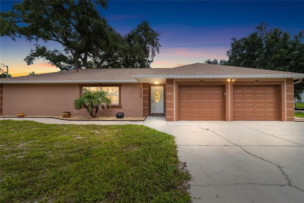 For Sale: $499,900 (4 beds, 2 baths, 2095 Square Feet)
