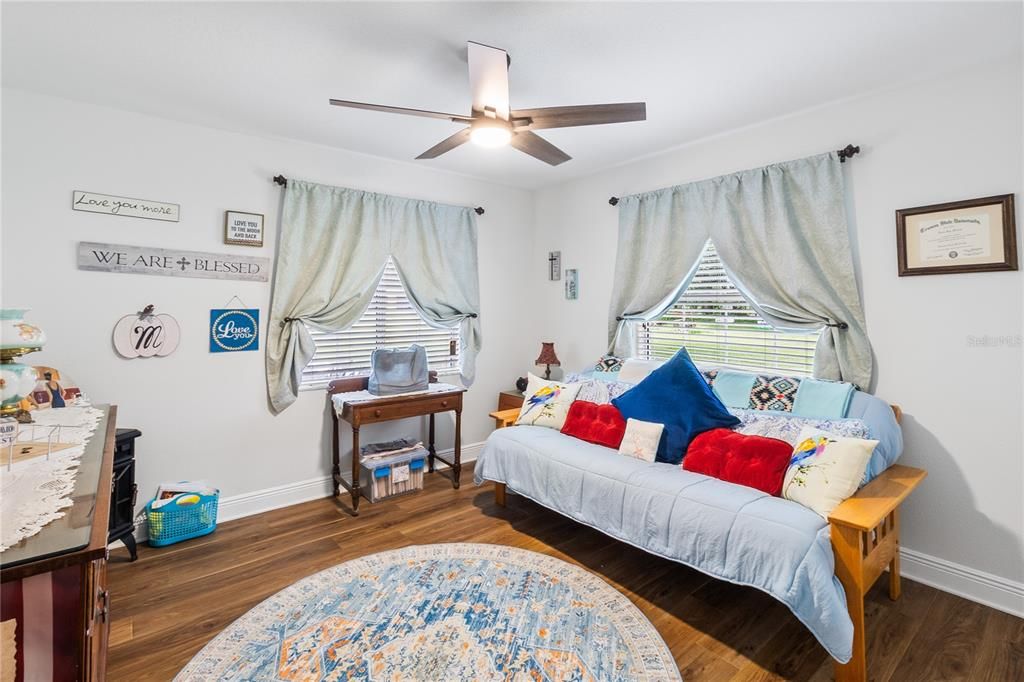 For Sale: $499,900 (4 beds, 2 baths, 2095 Square Feet)