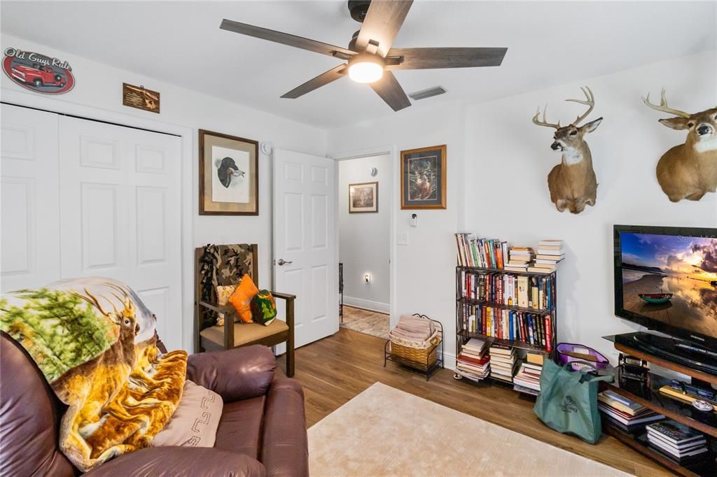 For Sale: $499,900 (4 beds, 2 baths, 2095 Square Feet)