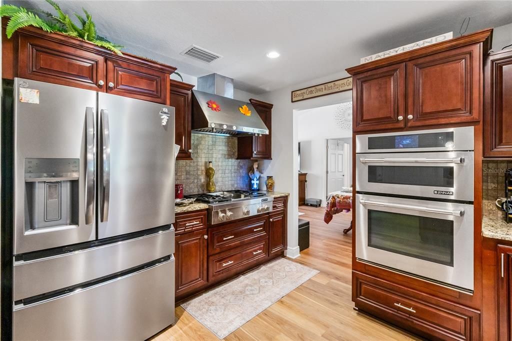 For Sale: $499,900 (4 beds, 2 baths, 2095 Square Feet)
