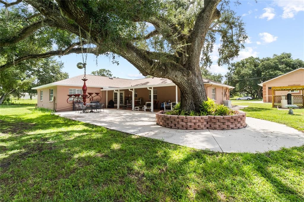 For Sale: $499,900 (4 beds, 2 baths, 2095 Square Feet)