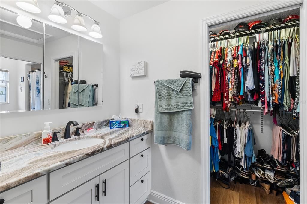 For Sale: $499,900 (4 beds, 2 baths, 2095 Square Feet)