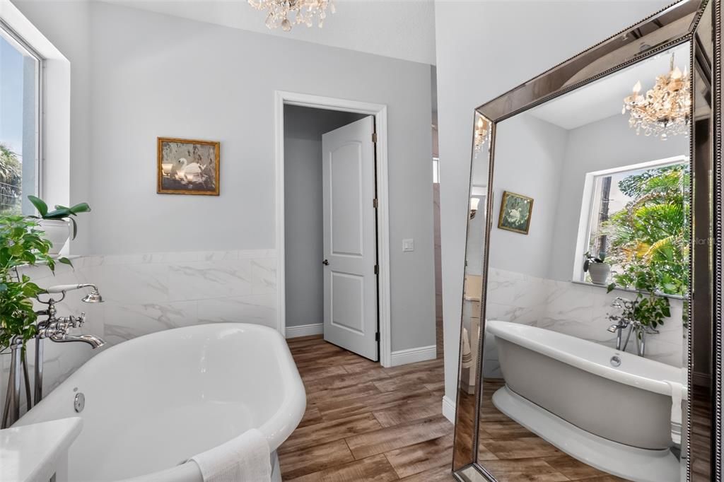 На продажу: $799,000 (3 спален, 2 ванн, 2017 Квадратных фут)