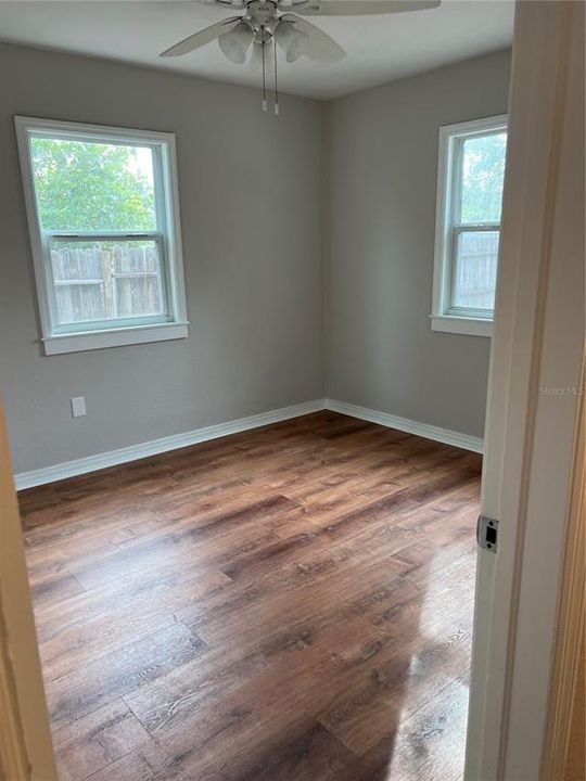 For Rent: $2,400 (3 beds, 1 baths, 1041 Square Feet)