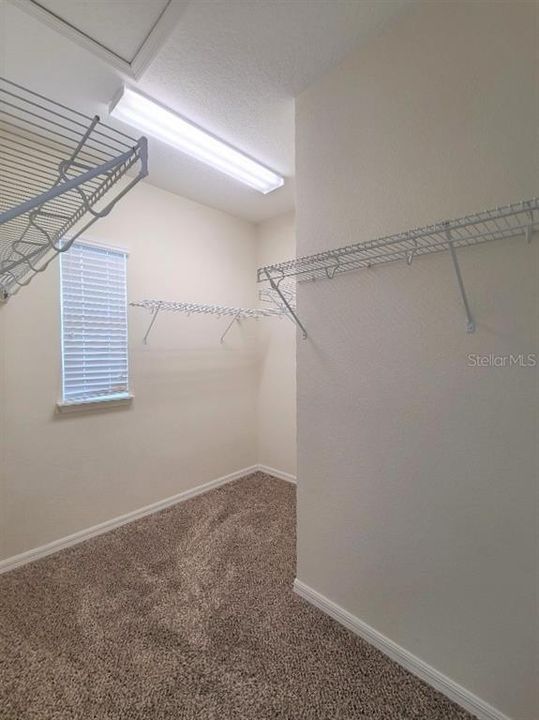 For Rent: $2,100 (3 beds, 2 baths, 1569 Square Feet)