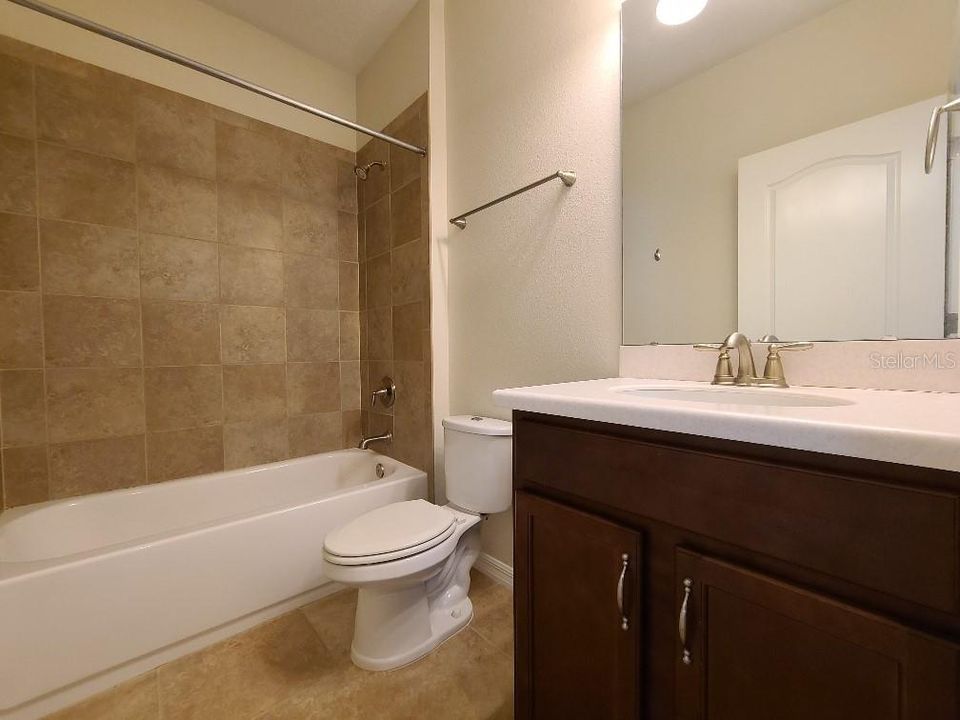 For Rent: $2,100 (3 beds, 2 baths, 1569 Square Feet)