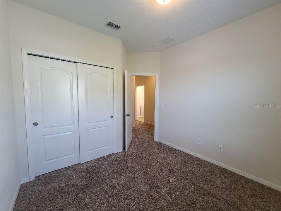 For Rent: $2,100 (3 beds, 2 baths, 1569 Square Feet)