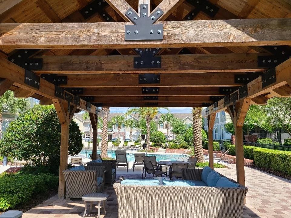 For Rent: $2,100 (3 beds, 2 baths, 1569 Square Feet)