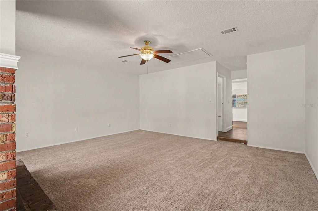 For Sale: $445,000 (3 beds, 2 baths, 1867 Square Feet)