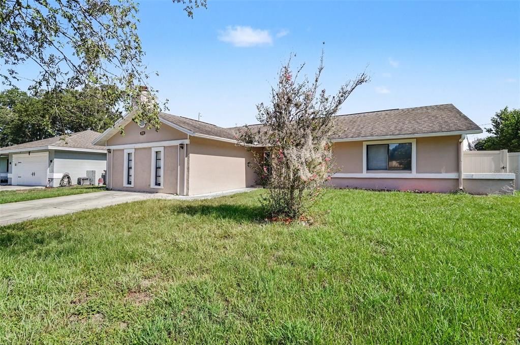 For Sale: $445,000 (3 beds, 2 baths, 1867 Square Feet)