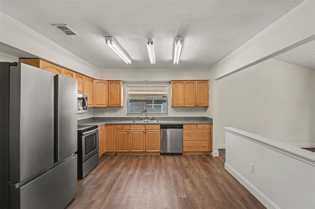 For Sale: $445,000 (3 beds, 2 baths, 1867 Square Feet)